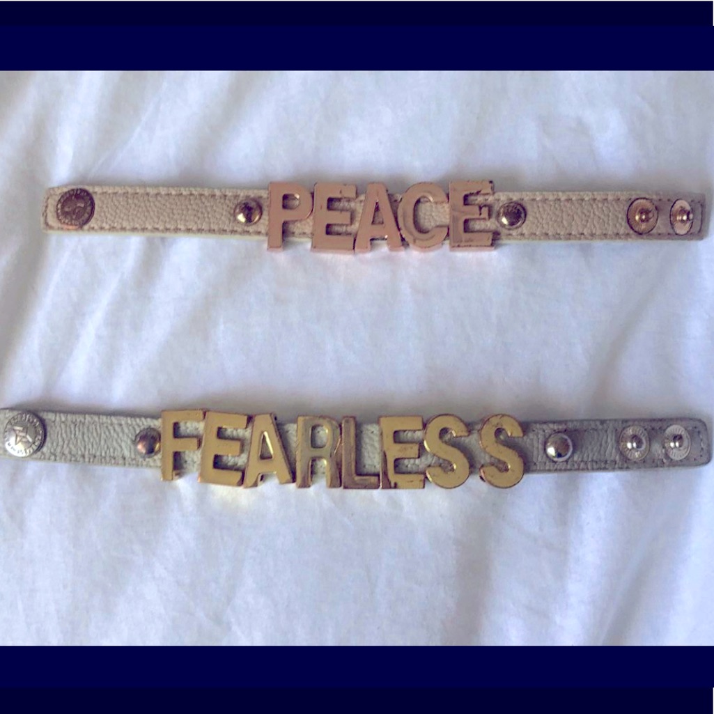 Bcbg Bracelet 20$